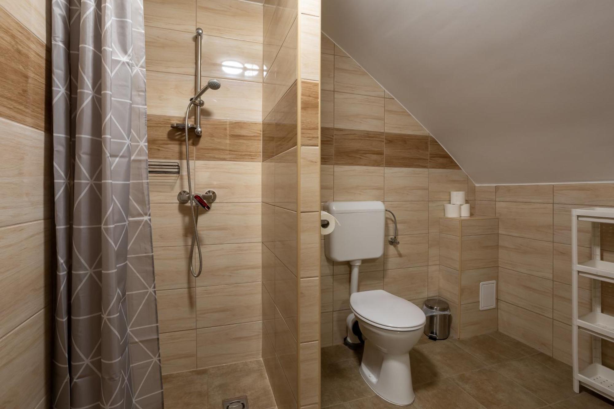 Rp Apartmanhaz Demjén Εξωτερικό φωτογραφία